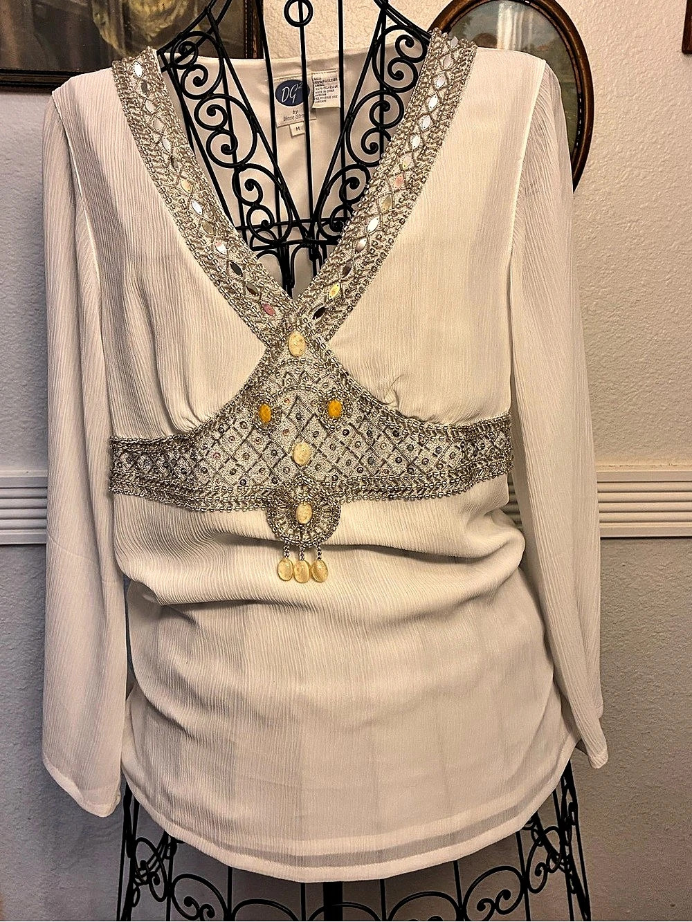Diane Gilman Embellished Blouse in White Size Medium Like New